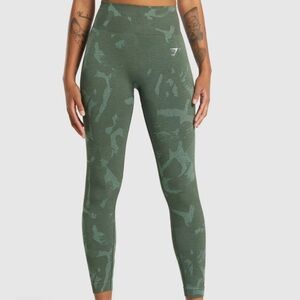 Gymshark Adapt Camo Seamless Leggings - Savanna Green, Size S